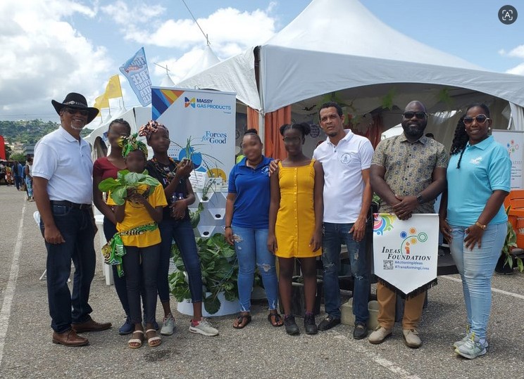 Community partners with SolarPoniX at a Caribbean outreach event